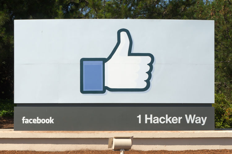 درآمد تبلیغاتی فیسبوک از مرز ۱۰ میلیارد دلار عبور کرد
