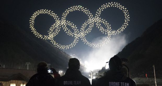 رکورد شکنی اینتل در افتتاحیه المپیک زمستانی 2018 با به پرواز درآوردن 1218 پهپاد نورانی در آسمان