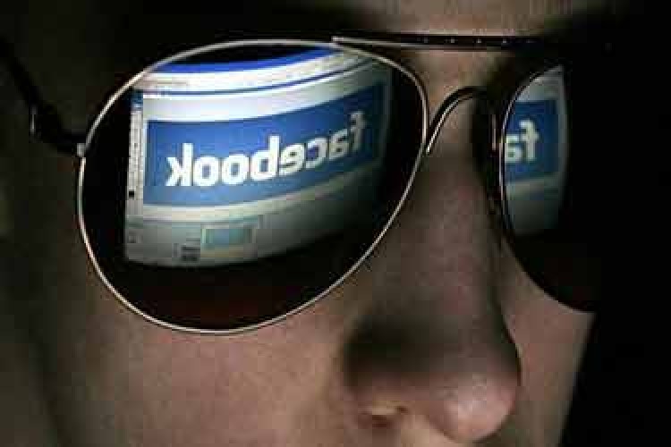 فیس‌بوک از گوشی‌های اندرویدی جاسوسی می‌کند؟
