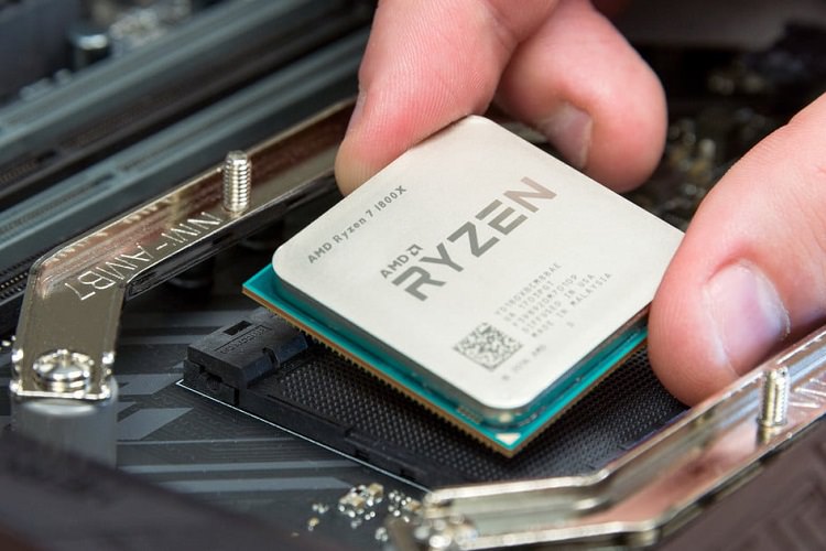AMD برای اولین‌بار در یک دهه‌ی اخیر، 30 درصد از سهم بازار پردازنده را ازآنِ خود کرد